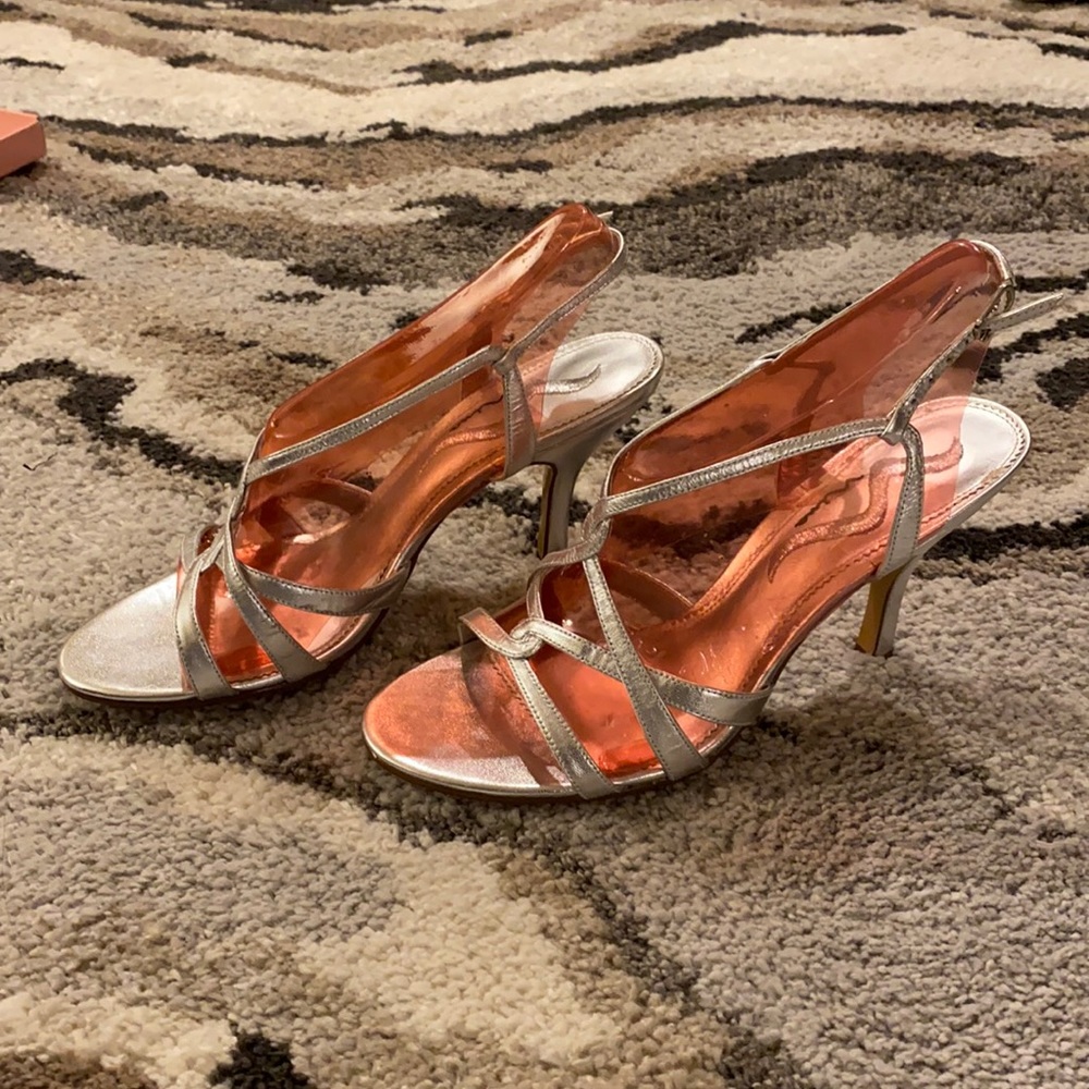 Nina Gecko Silver Heels